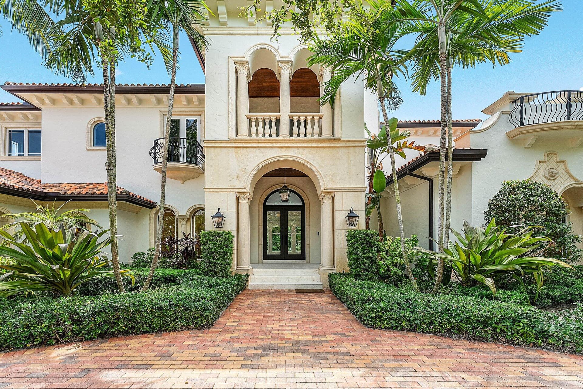 2002 NW 4th Avenue, Delray Beach, FL 33444 in Delray Beach - property photo 2