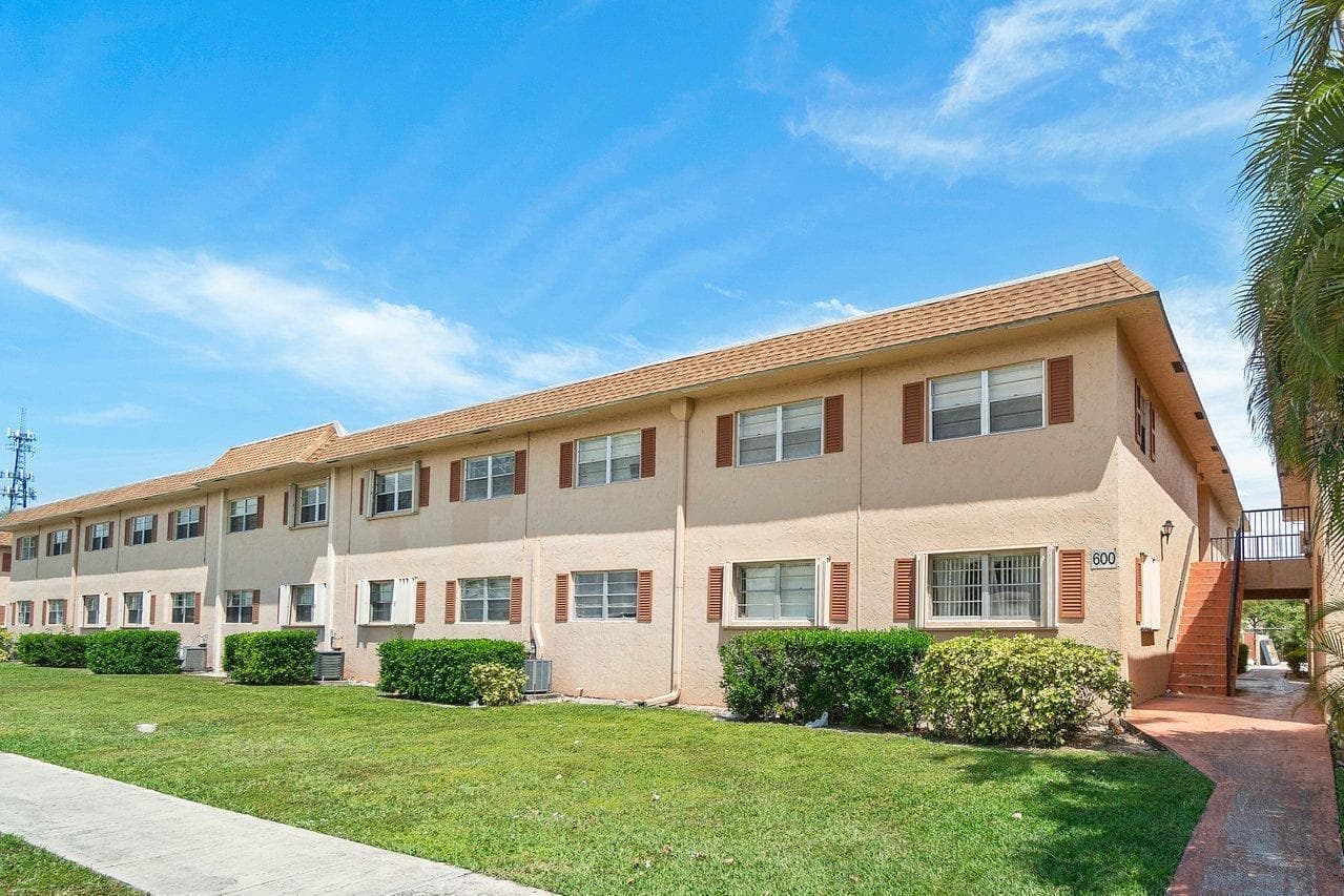 600 SW 2nd 2390 Avenue #2390 in Boca Raton / BOCA TOWNE CENTRE CONDO