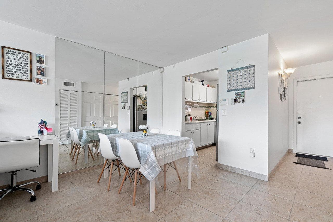 600 SW 2nd 2390 Avenue 2390, Boca Raton, FL 33432 in Boca Raton - property photo 8