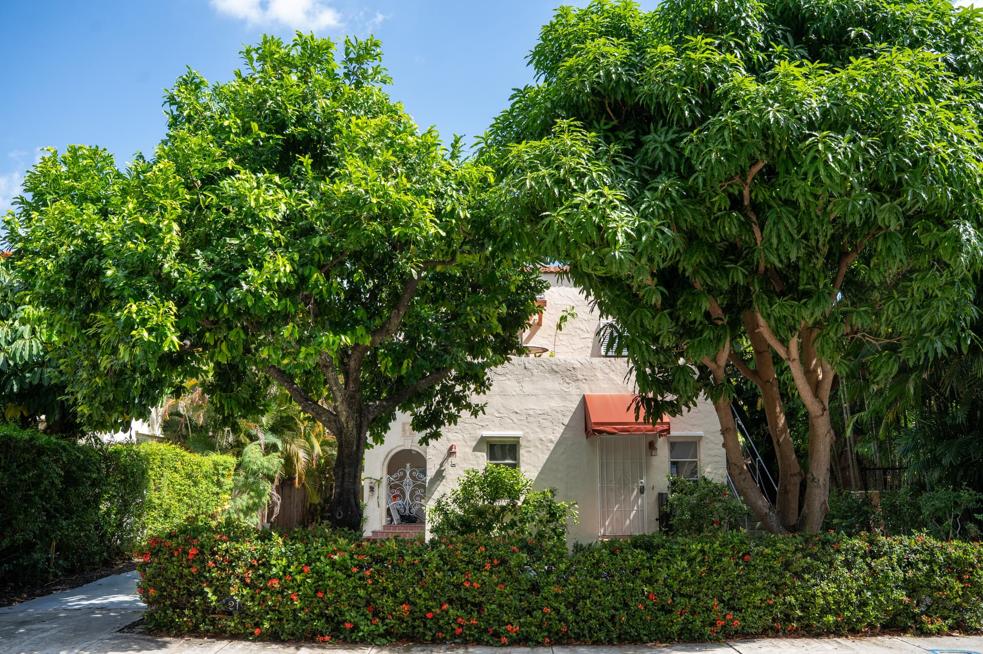 219 Seminole Avenue in Palm Beach / OCEAN PARK H W ROBBINS ADD IN