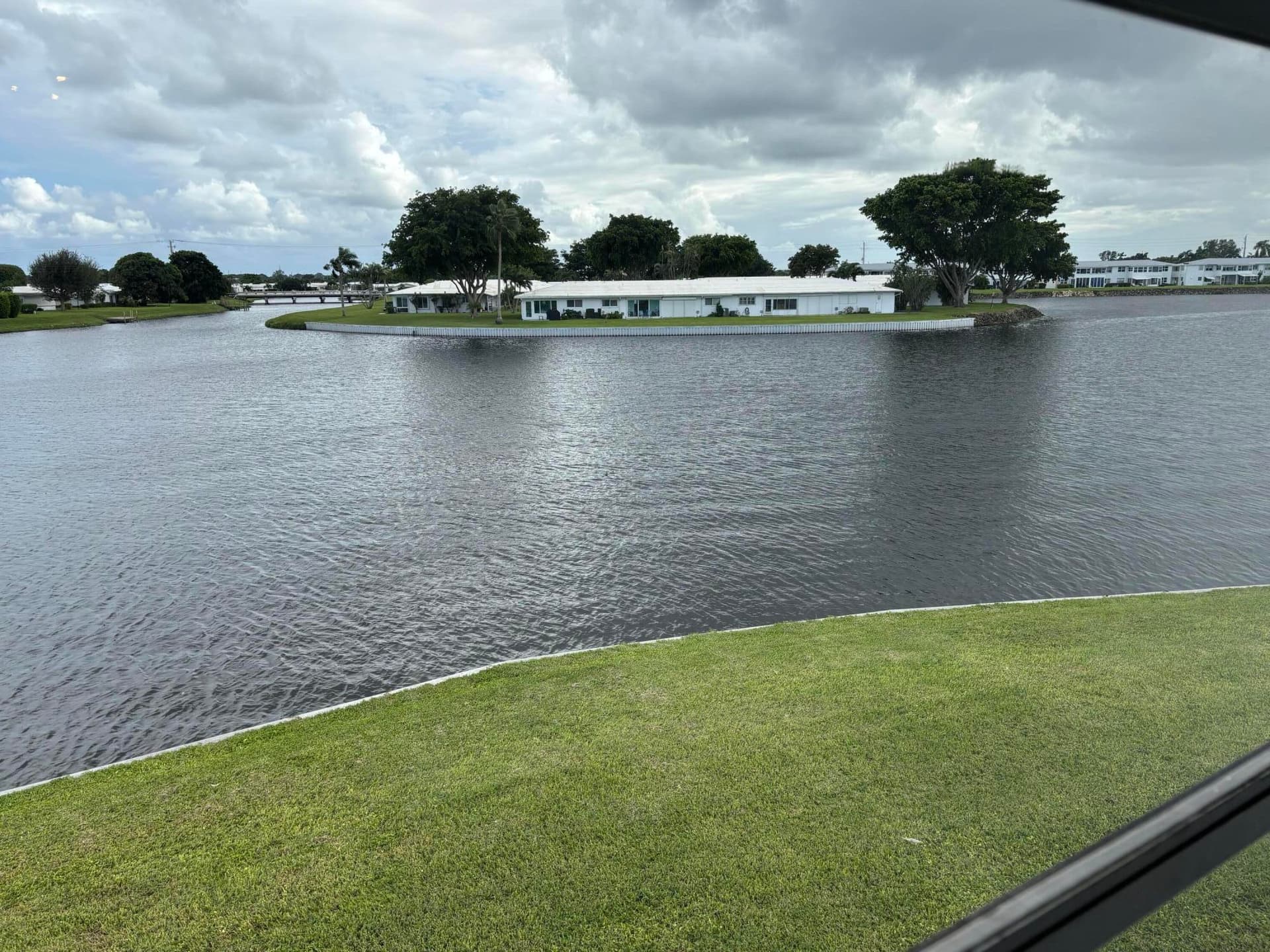 1112 Lake Terrace #207 in Boynton Beach / LEISUREVILLE LAKE CONDO