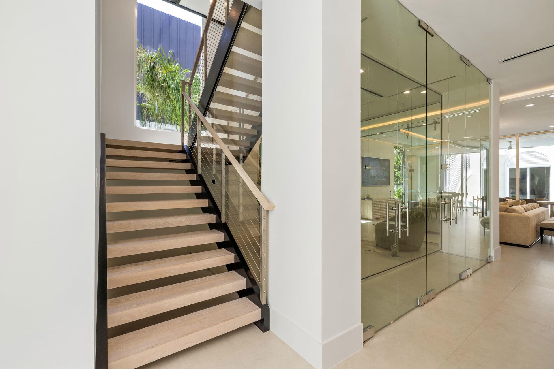 812 Palm Trail, Delray Beach, FL 33483 in Delray Beach - property photo 3