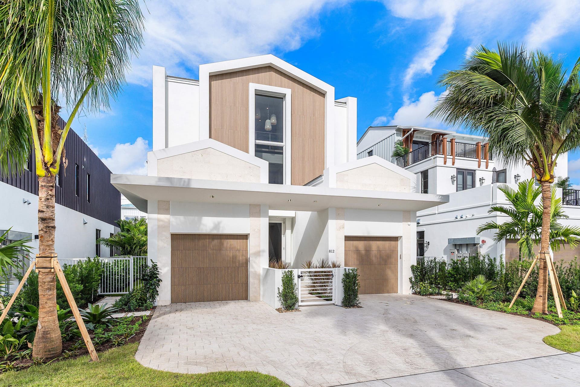 812 Palm Trail, Delray Beach, FL 33483 in Delray Beach - property photo 2