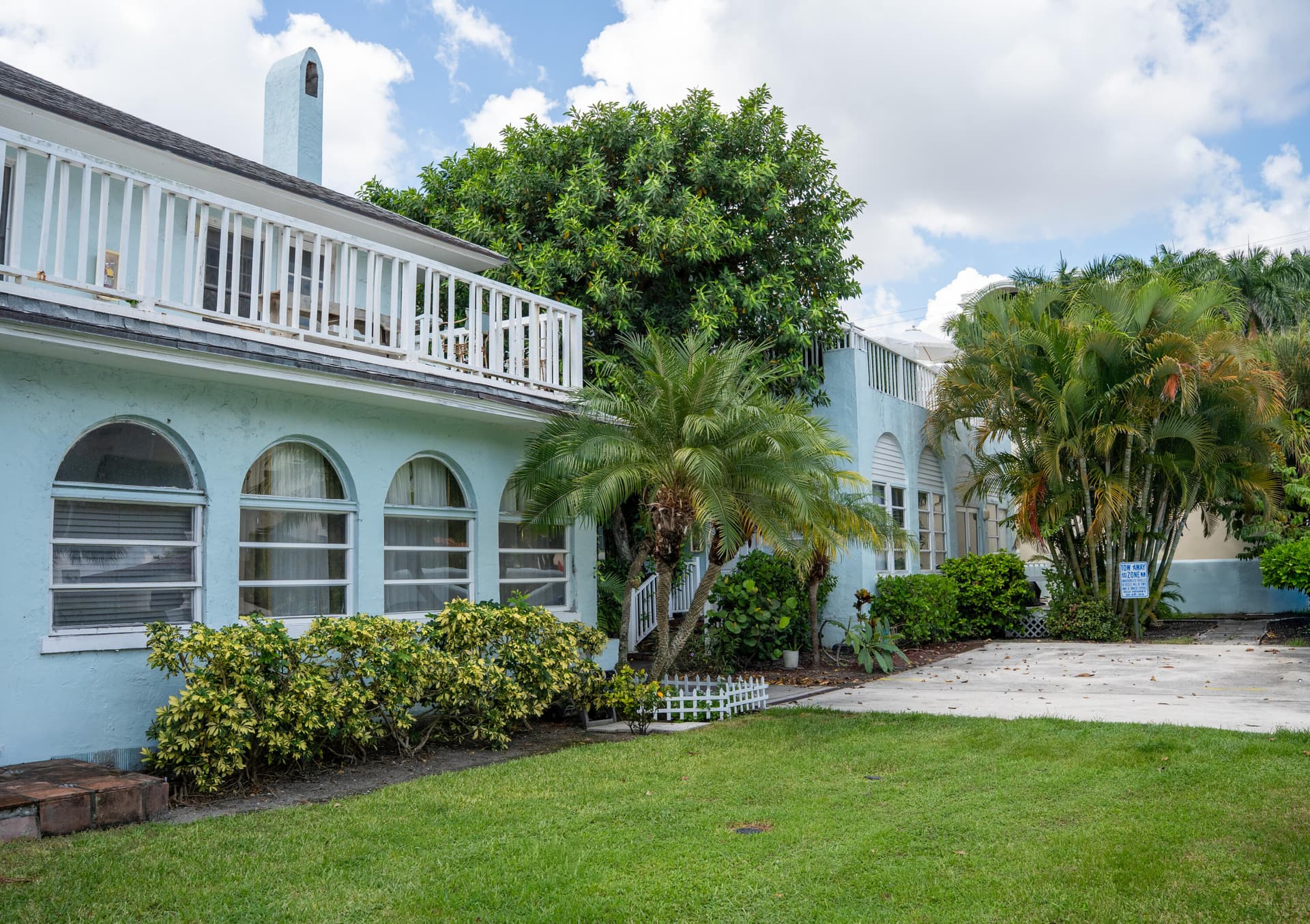 264 Seminole Avenue in Palm Beach / OCEAN PARK H W ROBBINS ADD IN