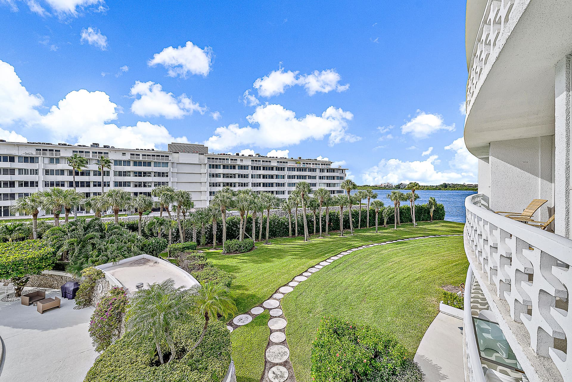 2760 S Ocean Boulevard 310, Palm Beach, FL 33480 in Palm Beach - property photo 2