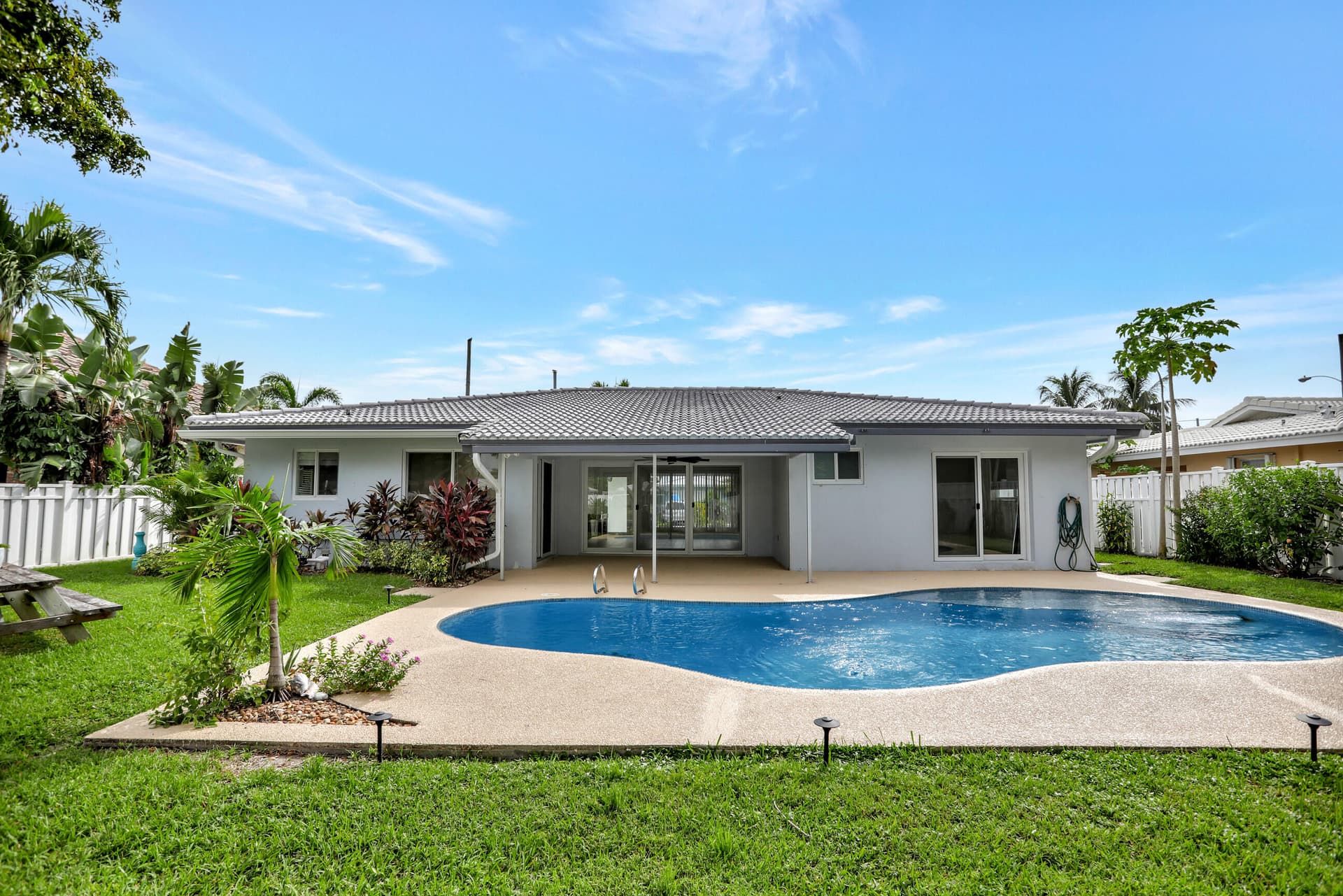 421 SE 5 Terrace, Pompano Beach, FL 33060 in Pompano Beach - property photo 3