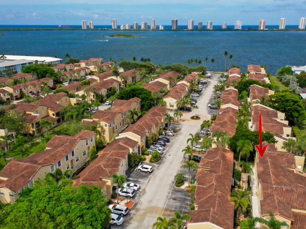 1020 Lake Shore Drive 202, Lake Park, FL 33403 in Lake Park - property photo 4