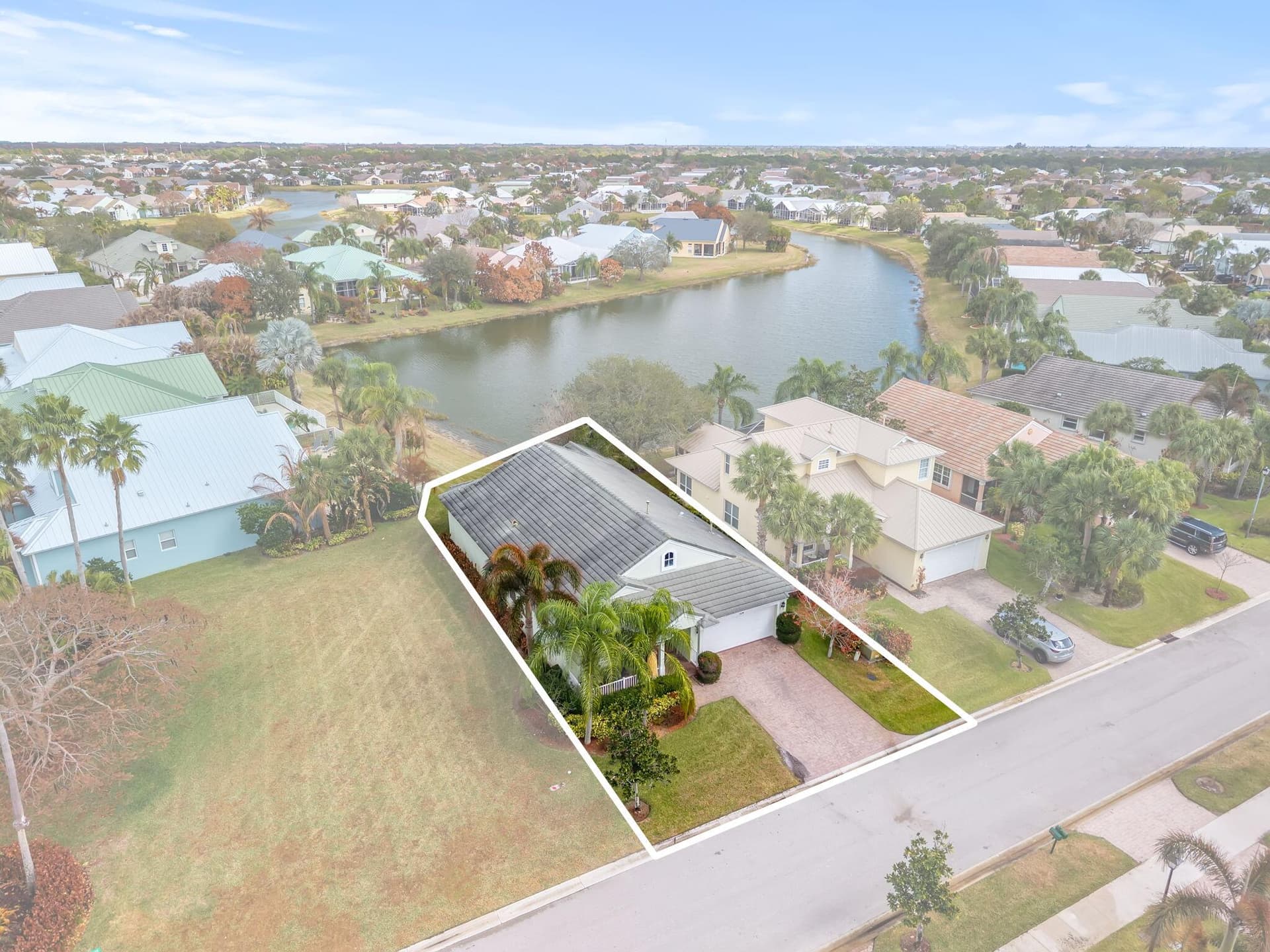 104 NW Willow Grove Avenue, Port St. Lucie, FL 34986 in Port St. Lucie - property photo 3