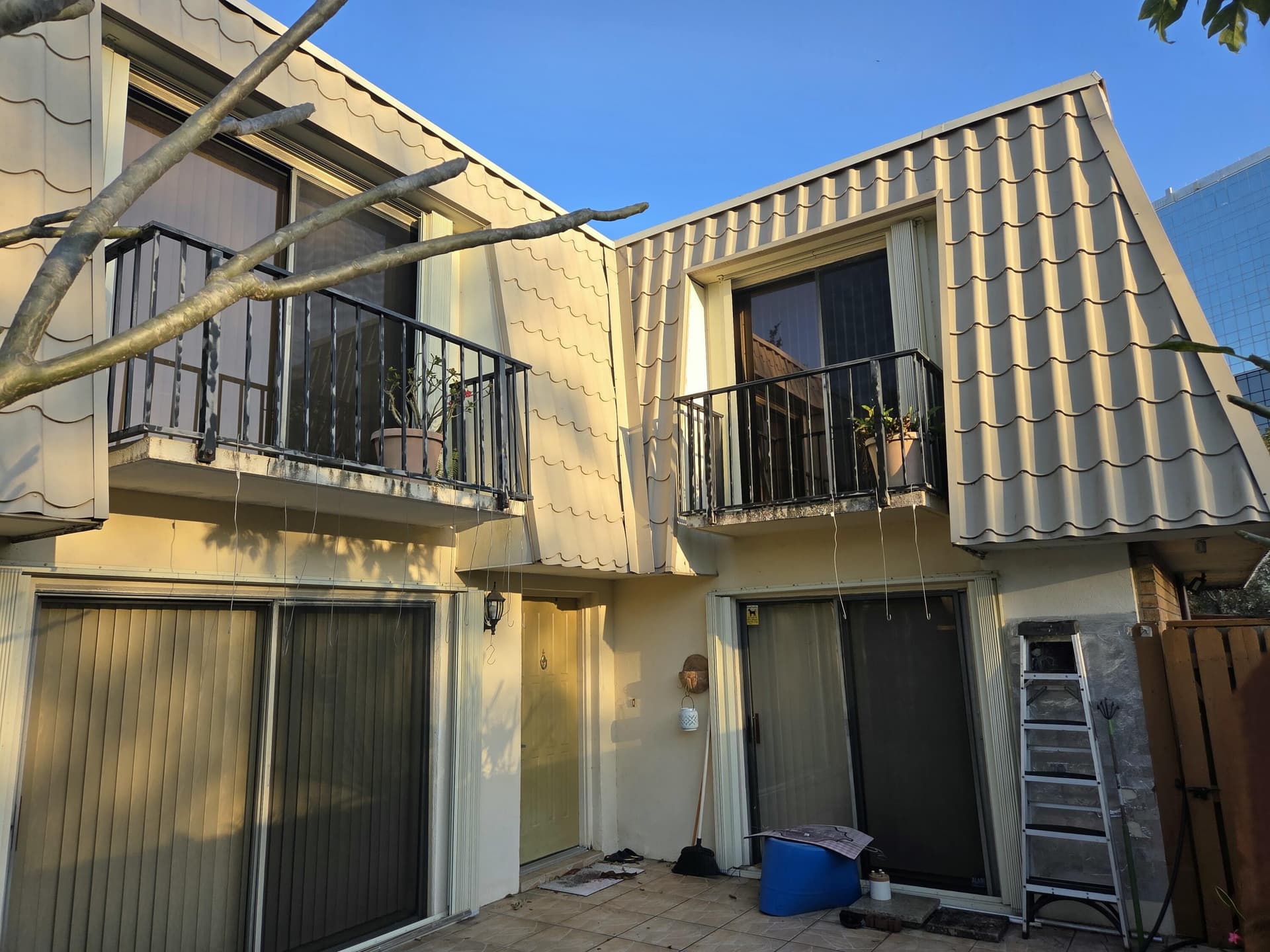 1700 Embassy Drive 512, West Palm Beach, FL 33401 in West Palm Beach - property photo 2