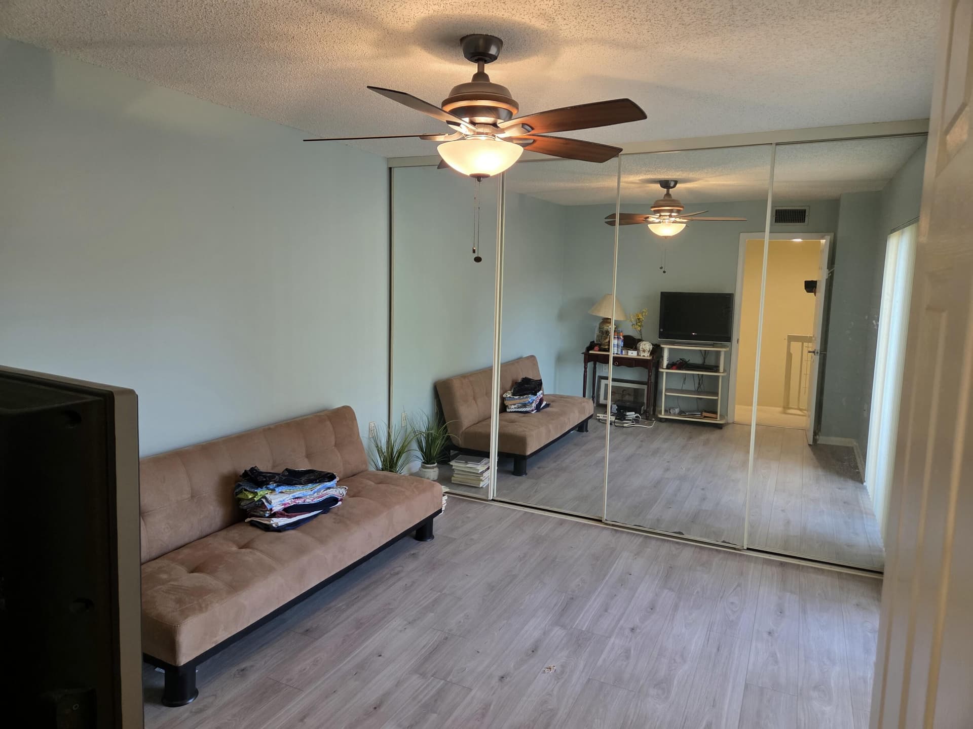 1700 Embassy Drive 512, West Palm Beach, FL 33401 in West Palm Beach - property photo 3