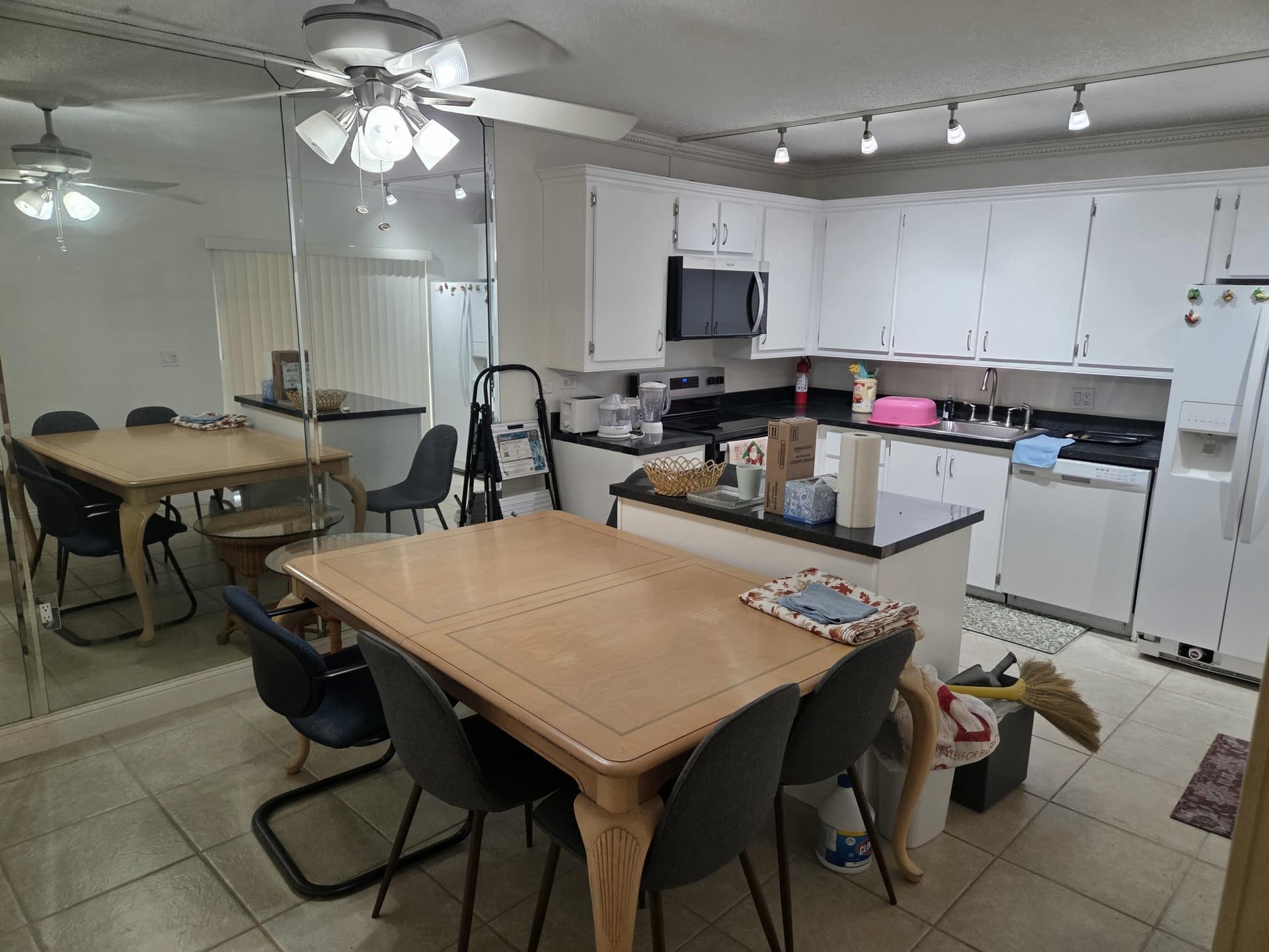 1700 Embassy Drive 512, West Palm Beach, FL 33401 in West Palm Beach - property photo 6
