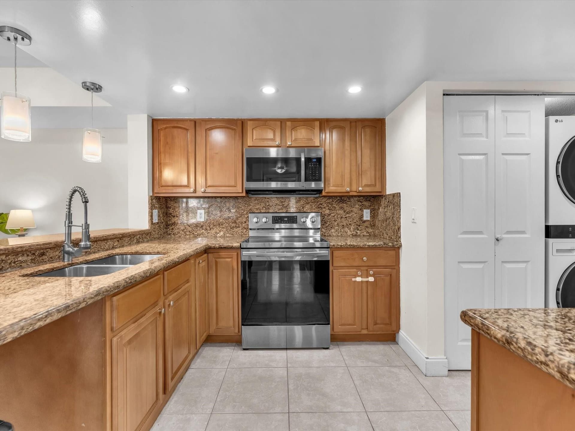 9022 W Atlantic Boulevard #213 in Coral Springs / Visconti