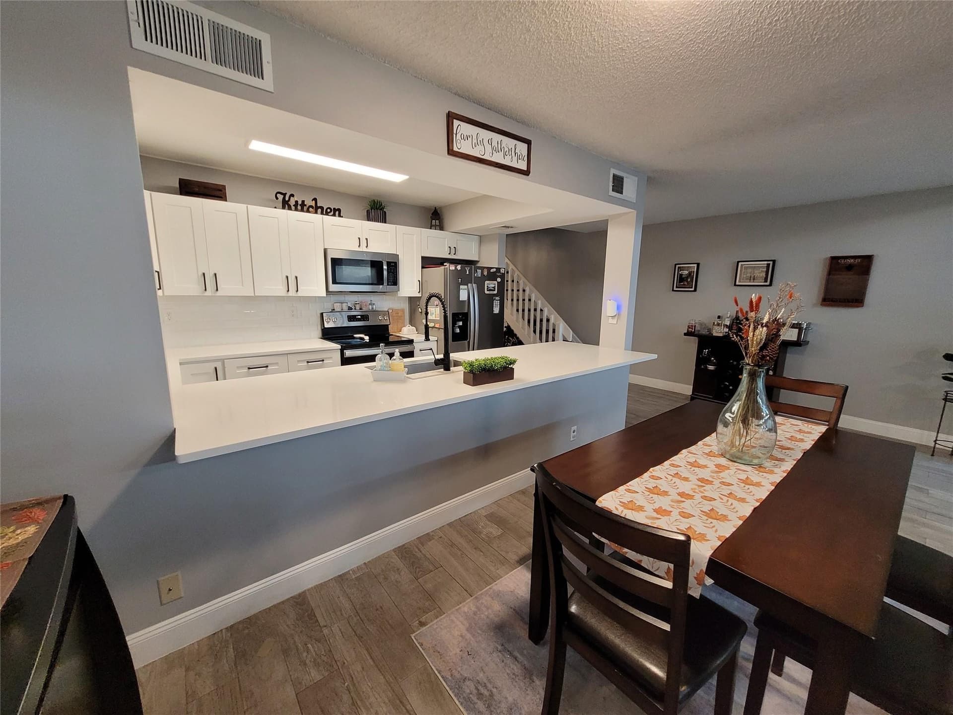 1146 N University Drive, Plantation, FL 33322 in Plantation - property photo 6