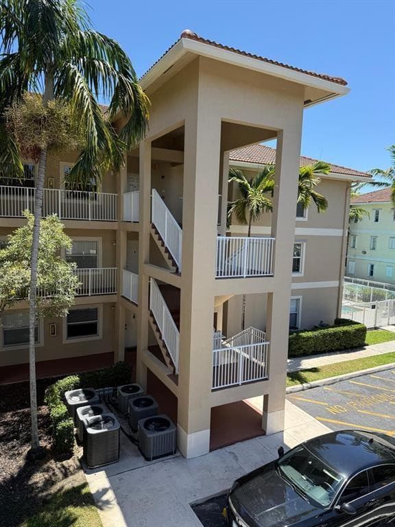 2941 Riverside Drive 303, Coral Springs, FL 33065 in Coral Springs - property photo 4