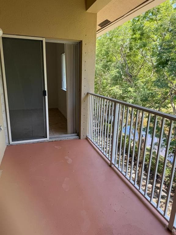 2941 Riverside Drive 303, Coral Springs, FL 33065 in Coral Springs - property photo 8