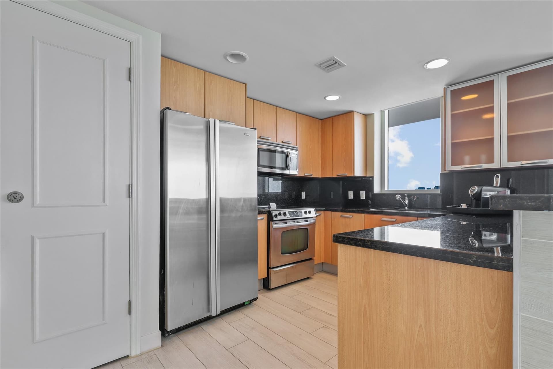 505 N Fort Lauderdale Bch Boulevard 1702, Fort Lauderdale, FL 33304 in Fort Lauderdale - property photo 2