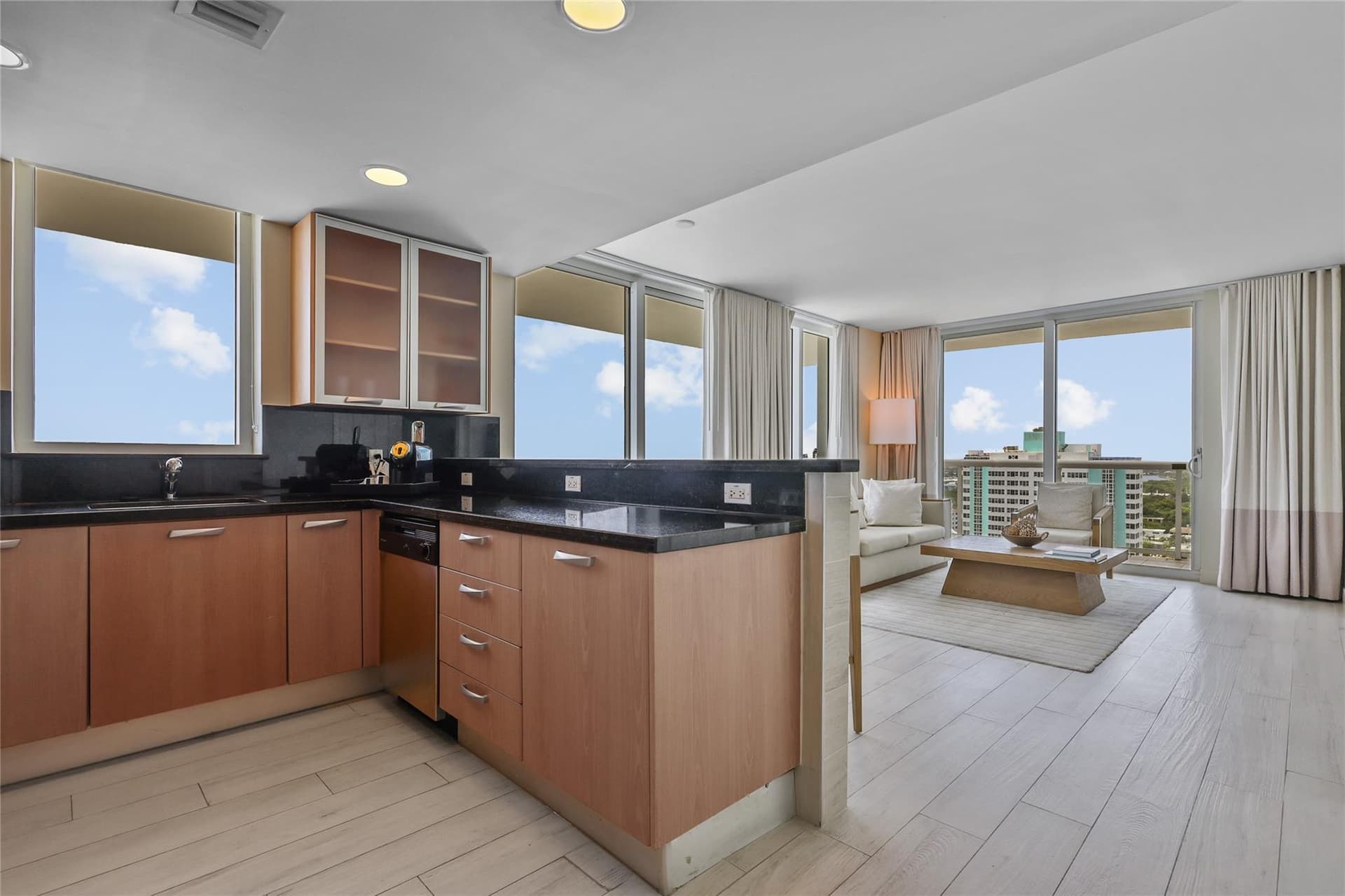 505 N Fort Lauderdale Bch Boulevard 1702, Fort Lauderdale, FL 33304 in Fort Lauderdale - property photo 3