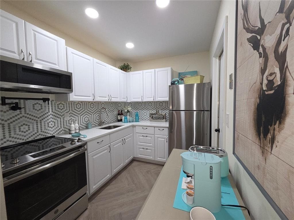659 W Oakland Park Boulevard 218-c, Wilton Manors, FL 33311 in Wilton Manors - property photo