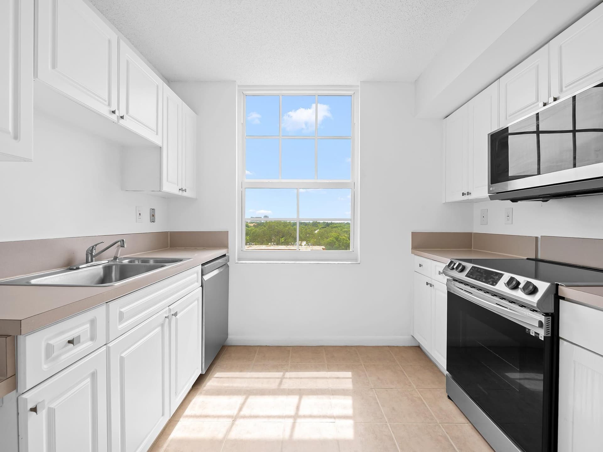 520 SE 5th Avenue 2510, Fort Lauderdale, FL 33301 in Fort Lauderdale - property photo 3