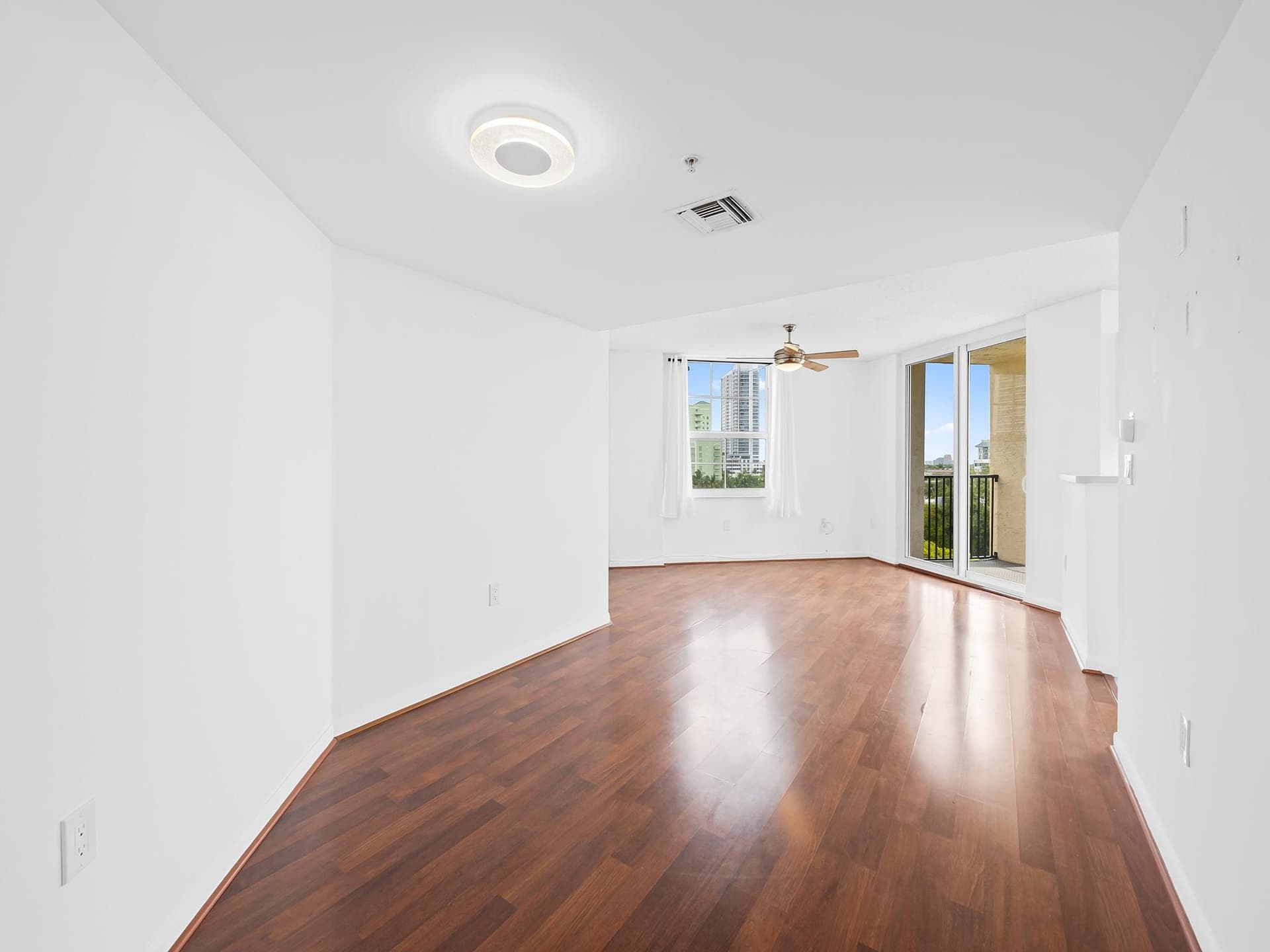 520 SE 5th Avenue 2510, Fort Lauderdale, FL 33301 in Fort Lauderdale - property photo 5