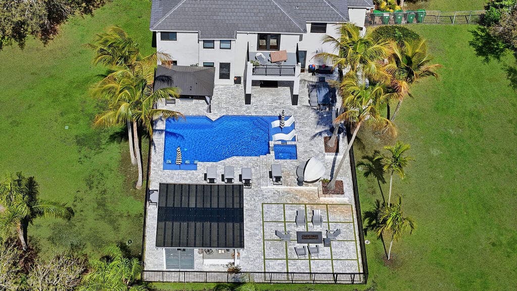 3541 Carlton Lane, Davie, FL 33330 in Davie - property photo 2