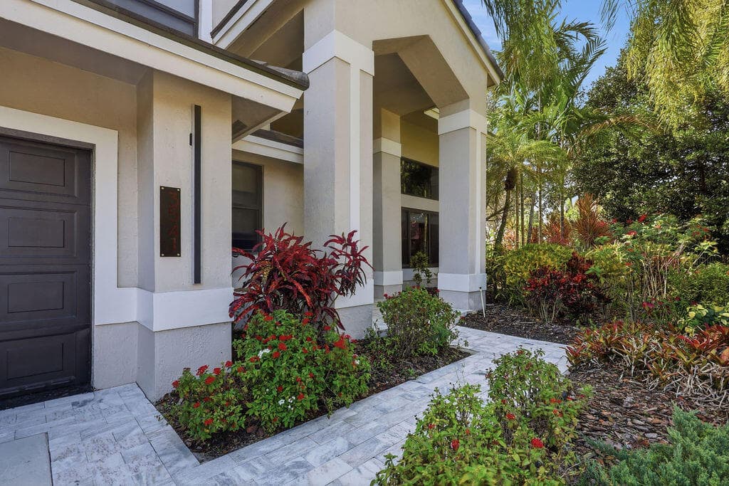 3541 Carlton Lane, Davie, FL 33330 in Davie - property photo 6