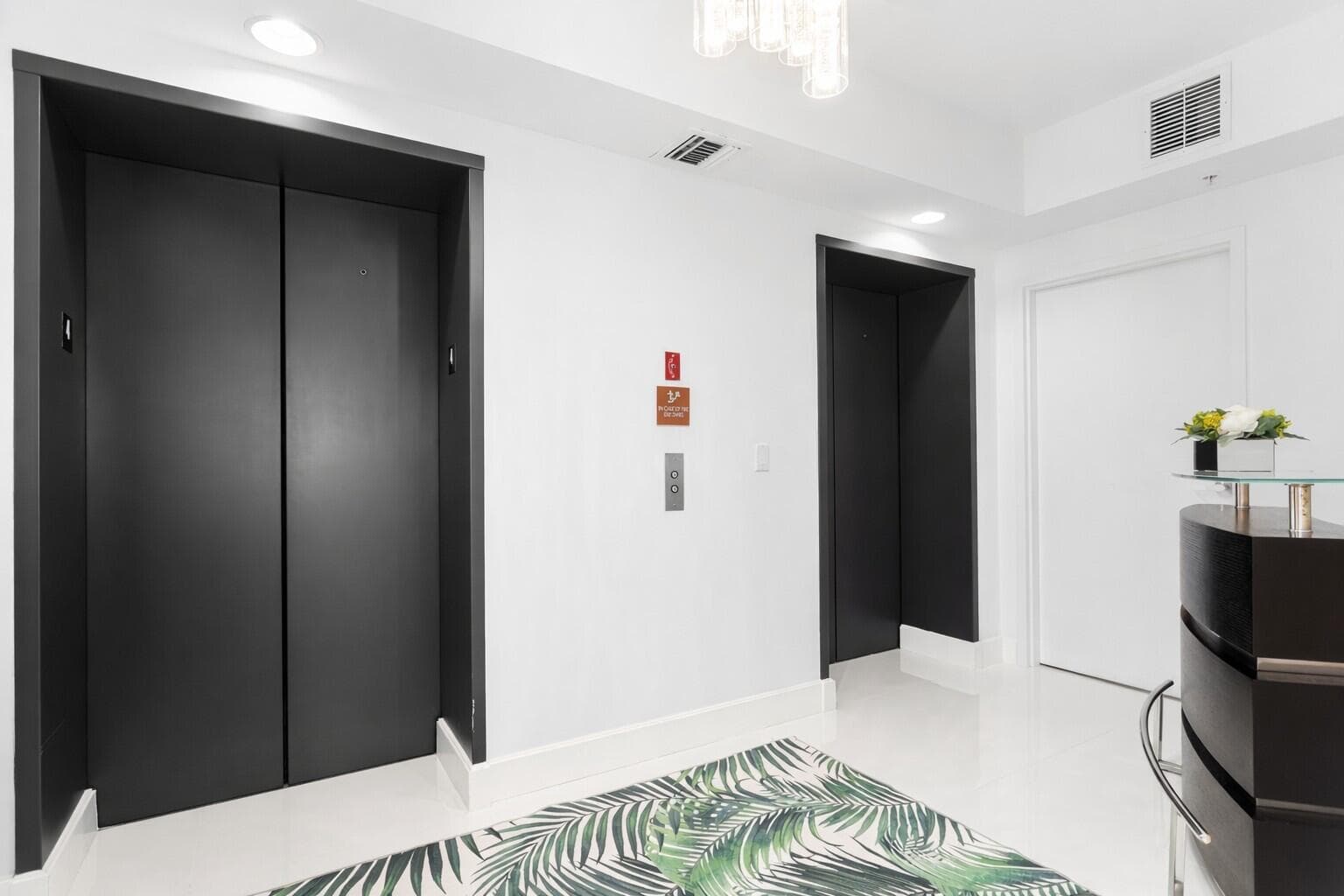 3535 S Ocean Drive 402, Hollywood, FL 33019 in Hollywood - property photo 2