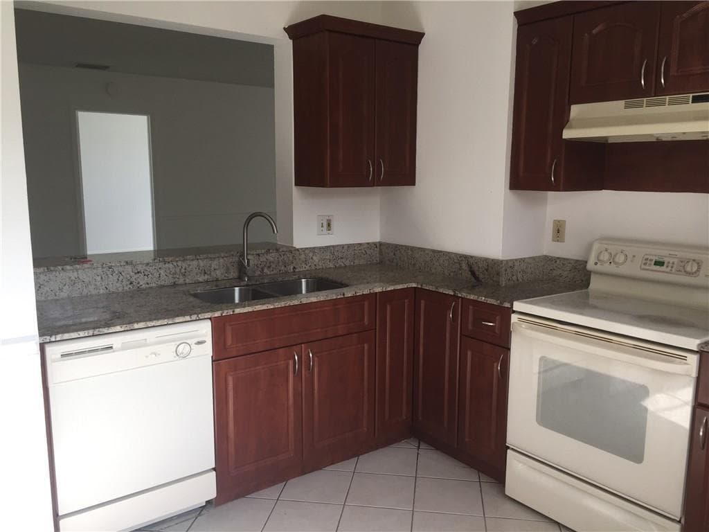 12276 Royal Palm Boulevard A-7, Coral Springs, FL 33065 in Coral Springs - property photo 7