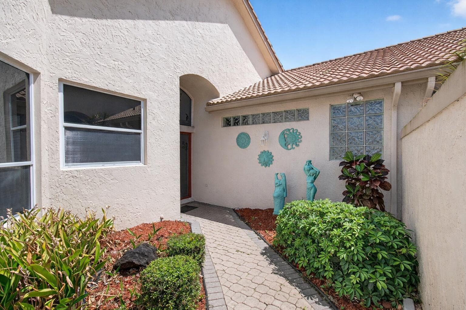 8864 Shoal Creek Lane, Boynton Beach, FL 33472 in Boynton Beach - property photo 3