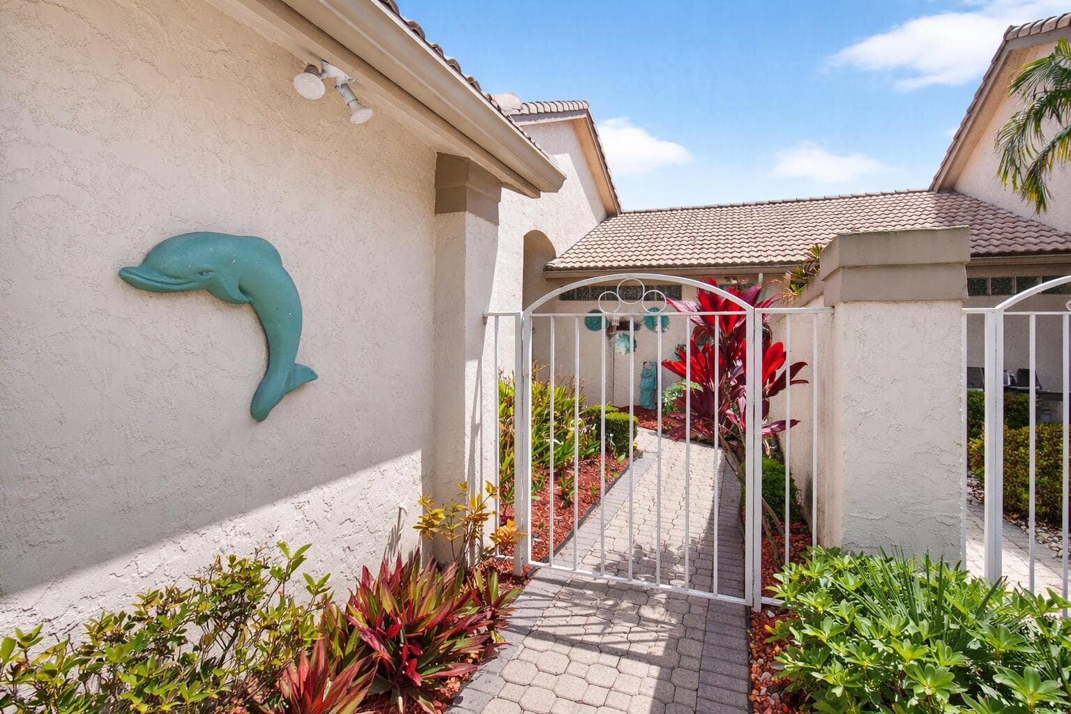 8864 Shoal Creek Lane, Boynton Beach, FL 33472 in Boynton Beach - property photo 2