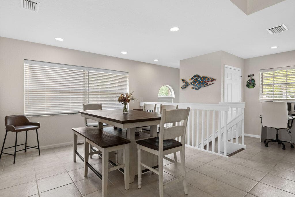8050 Aberdeen Drive 202, Boynton Beach, FL 33472 in Boynton Beach - property photo 8