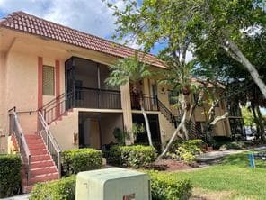 158 Lakeview Drive 202, Weston, FL 33326 in Weston - property photo 2