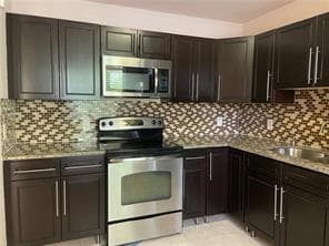 158 Lakeview Drive 202, Weston, FL 33326 in Weston - property photo 8