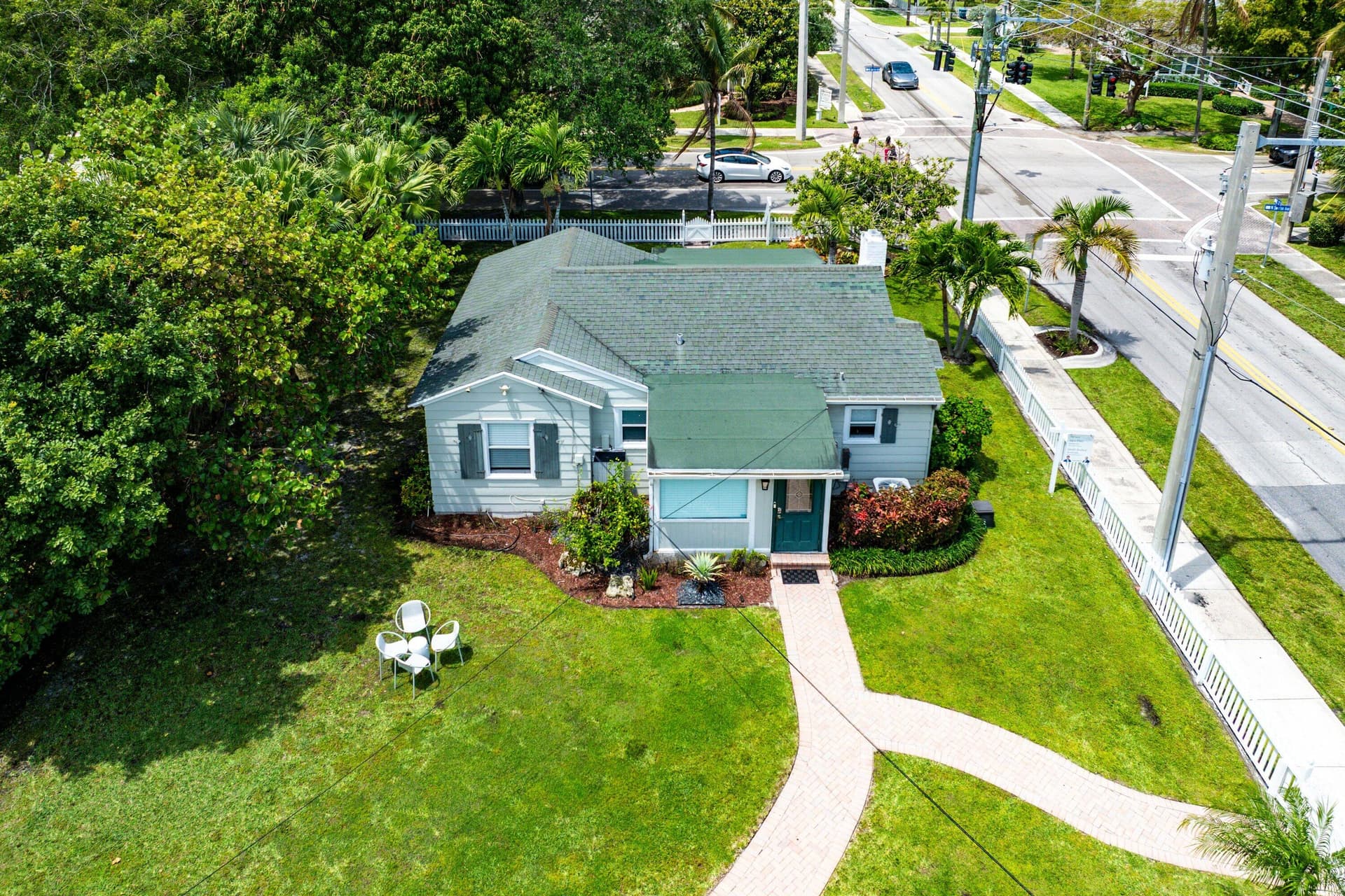 145 N Swinton Avenue, Delray Beach, FL 33444 in Delray Beach - property photo 4