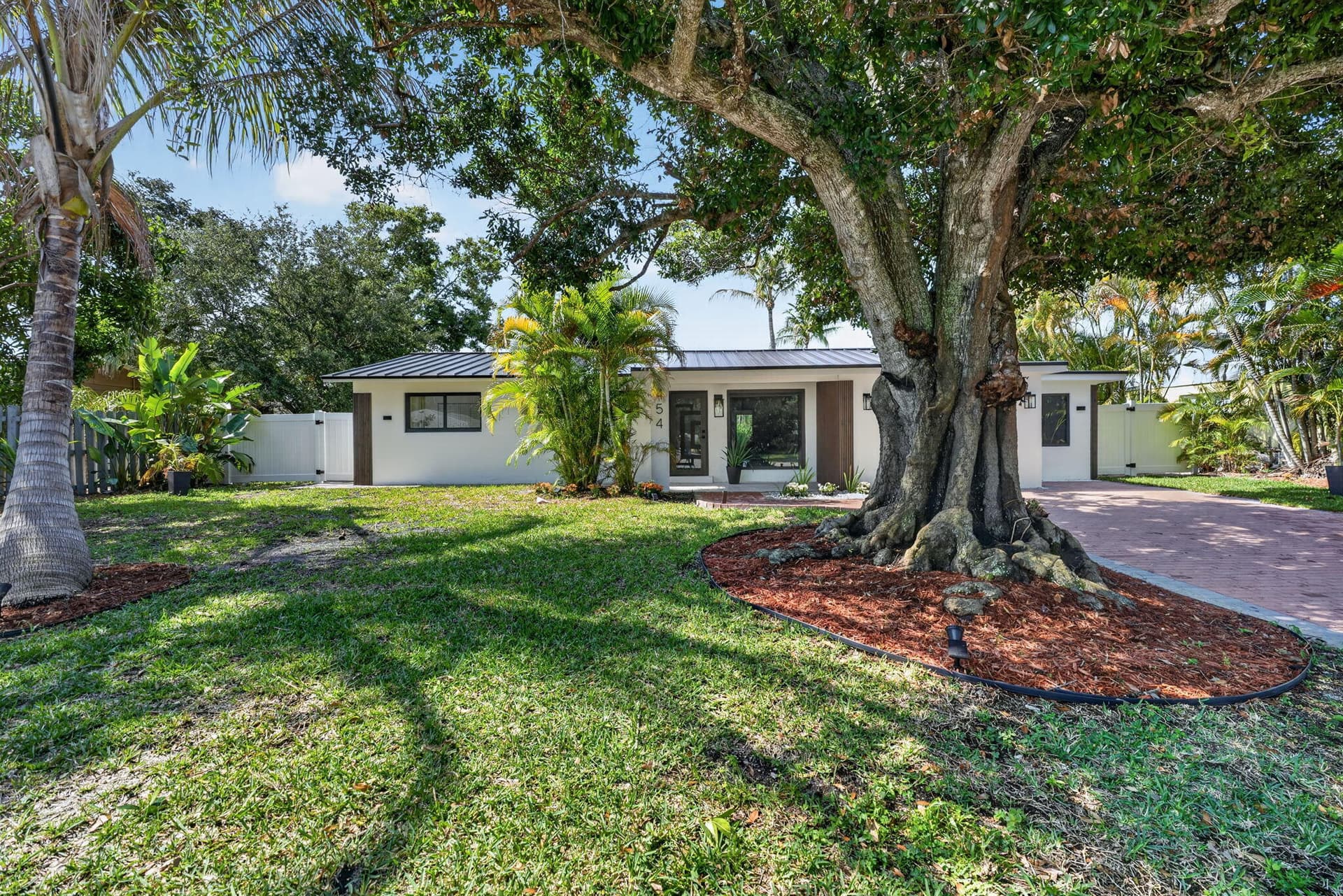 454 Dover Road, Jupiter, FL 33469 in Jupiter - property photo 3