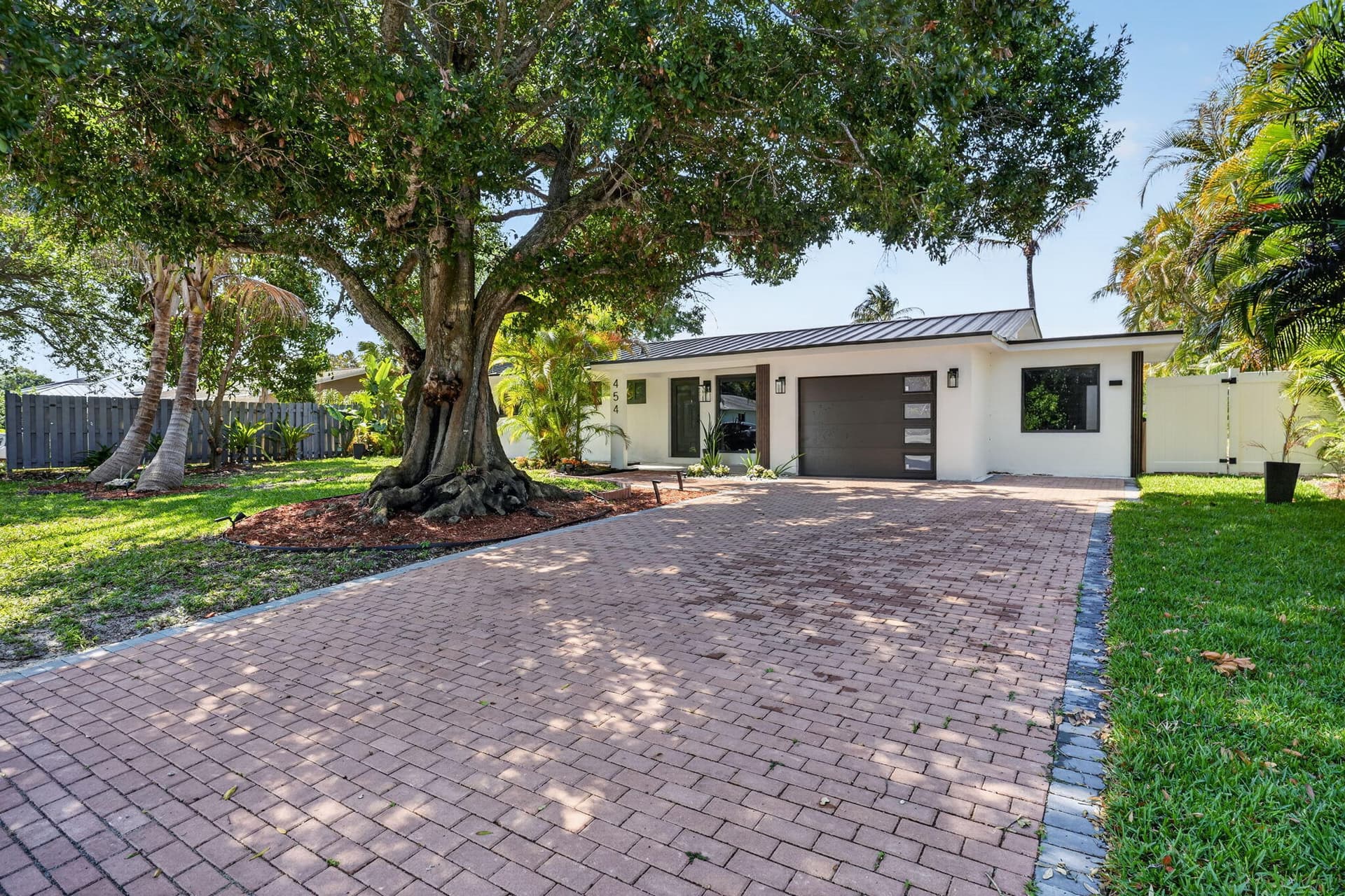 454 Dover Road, Jupiter, FL 33469 in Jupiter - property photo