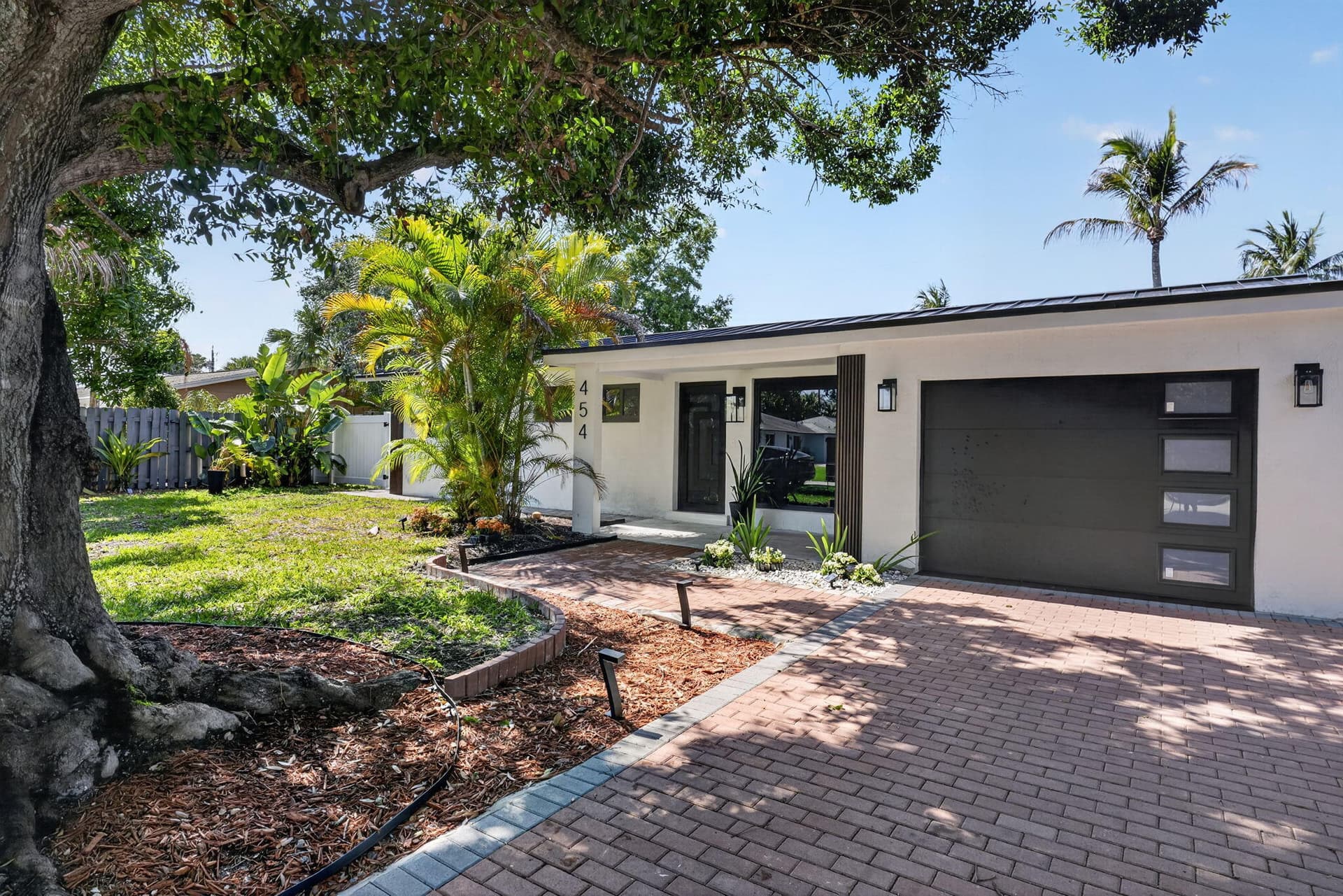 454 Dover Road, Jupiter, FL 33469 in Jupiter - property photo 4