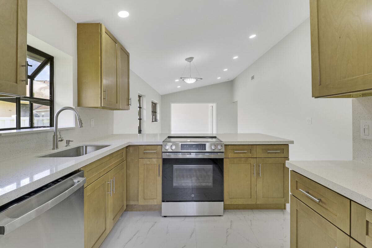 8157 Springtree Road, Boca Raton, FL 33496 in Boca Raton - property photo 3