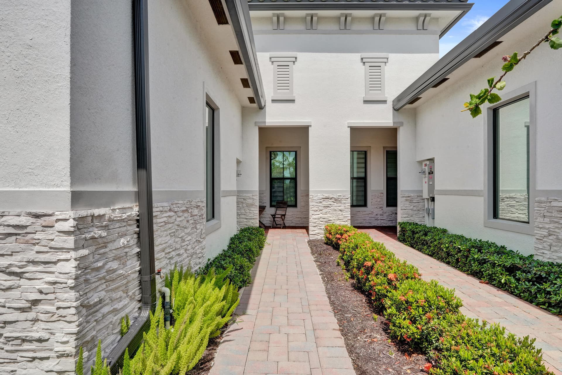 8336 W Blue Spring Drive, Parkland, FL 33067 in Parkland - property photo 3