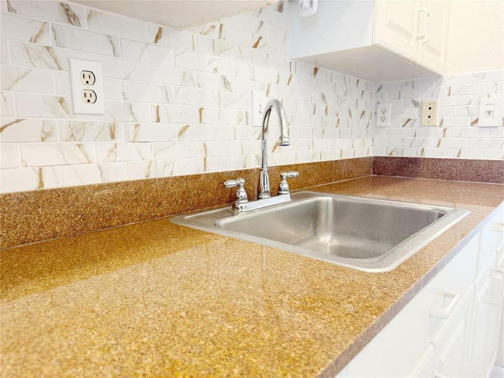 1116 Lake Terrace 214, Boynton Beach, FL 33426 in Boynton Beach - property photo 6