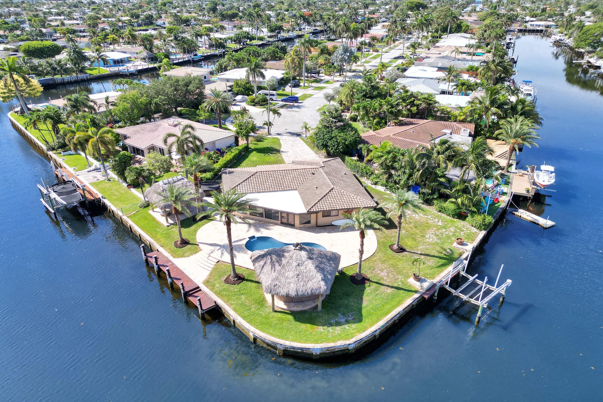 271 SE 5th Terrace, Pompano Beach, FL 33060 in Pompano Beach - property photo 5