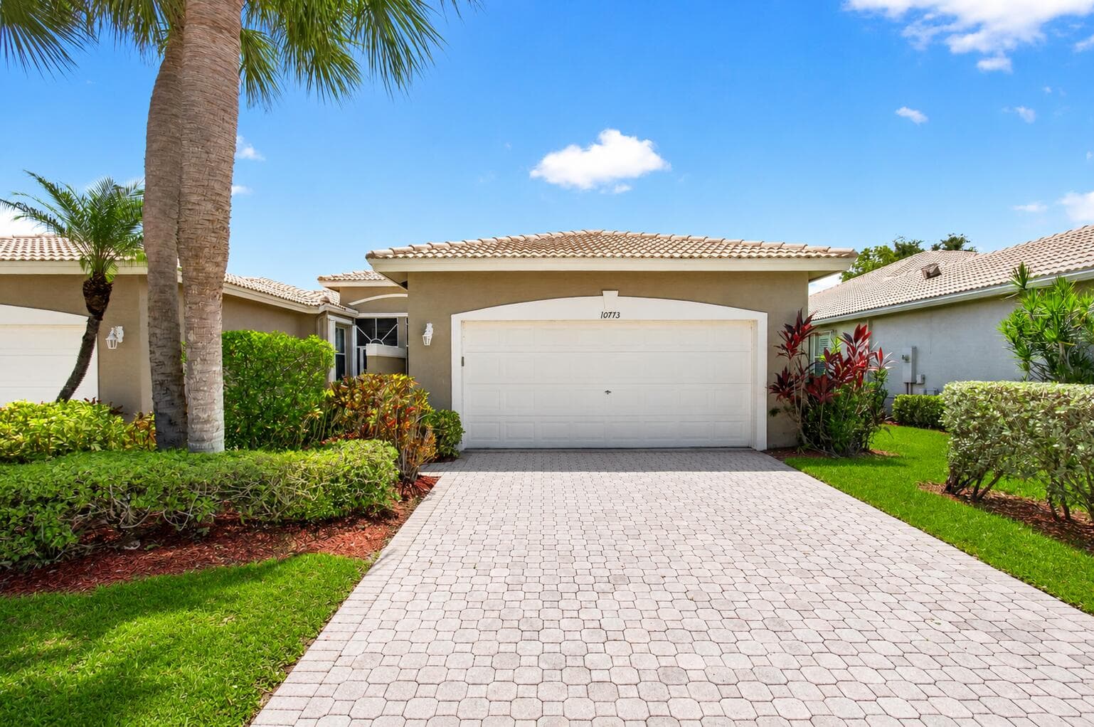 10773 Royal Caribbean Circle in Boynton Beach / MAJESTIC ISLES