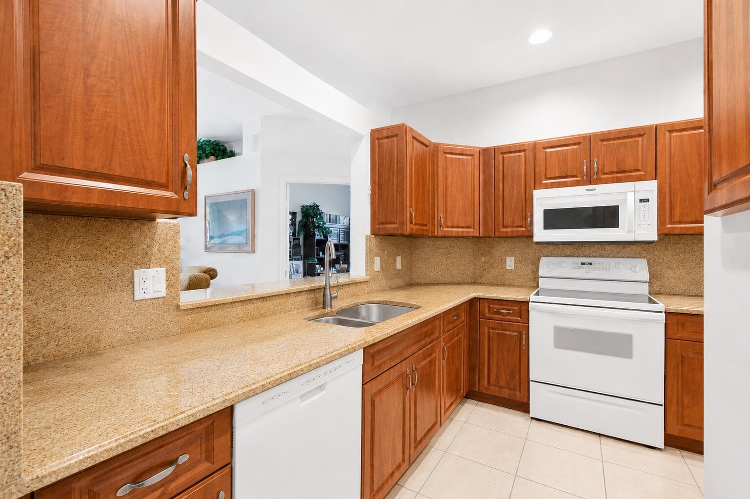 10773 Royal Caribbean Circle, Boynton Beach, FL 33437 in Boynton Beach - property photo 4