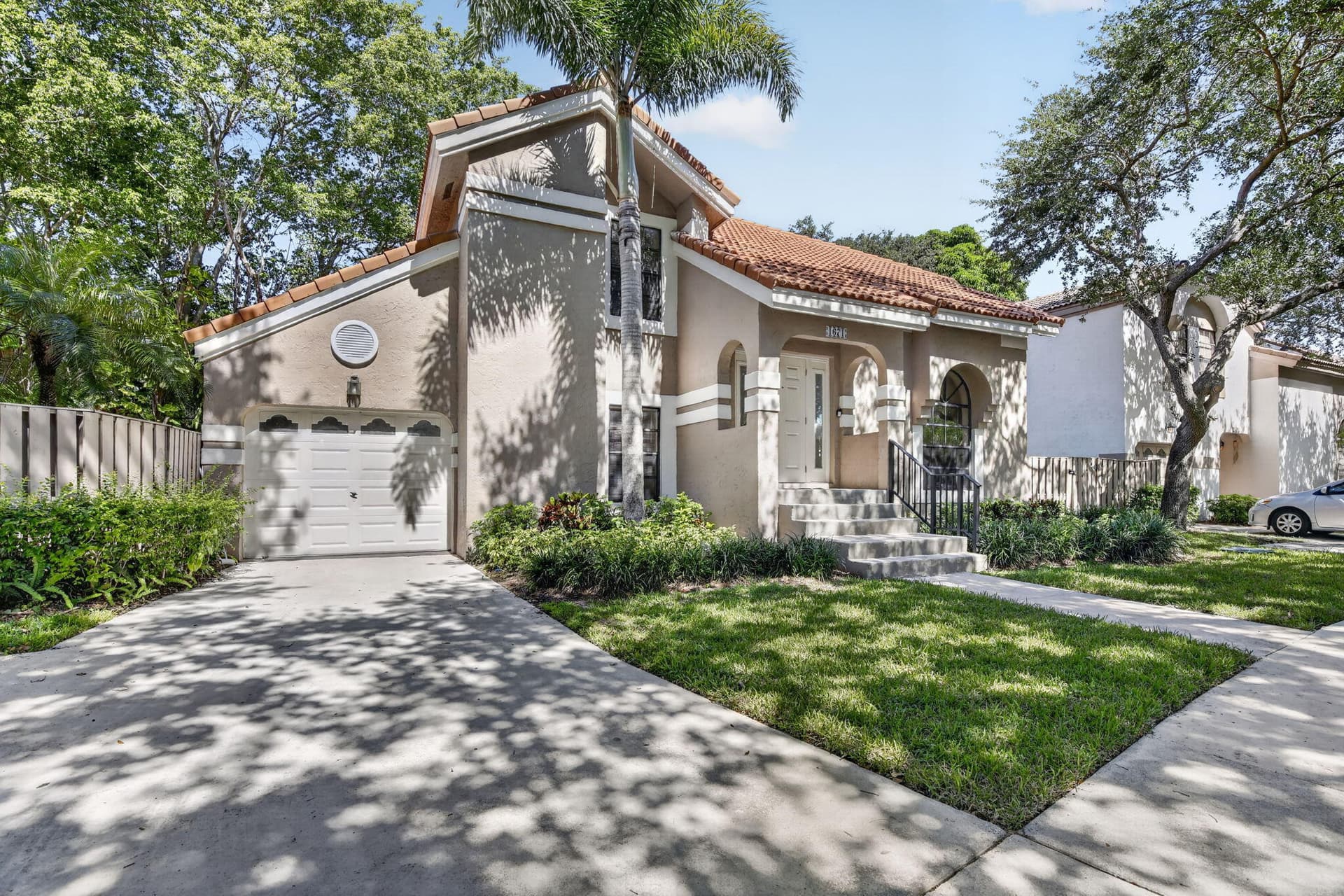 1671 NW 107th Lane, Plantation, FL 33322 in Plantation - property photo 2