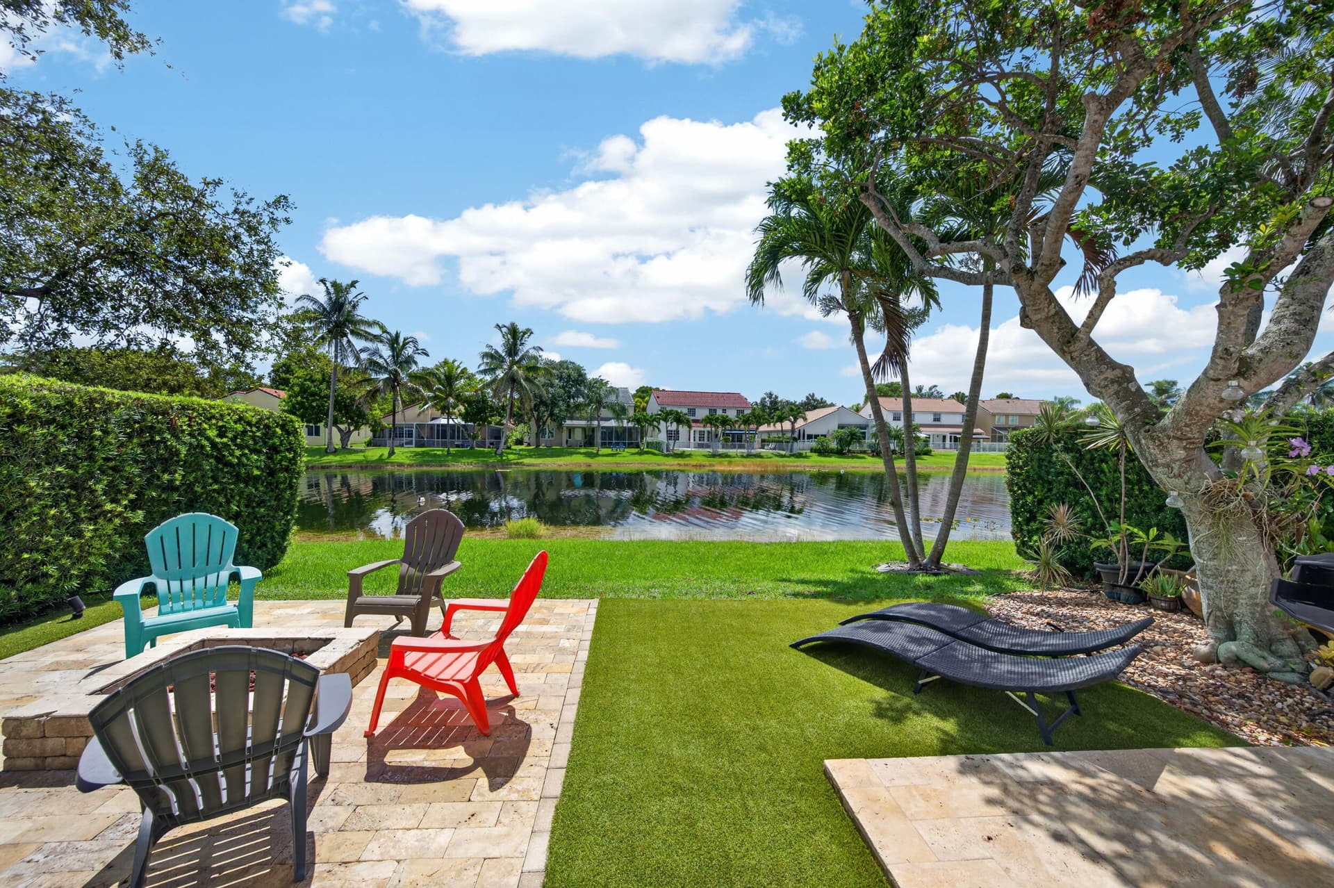 229 E Bayridge Drive in Weston / THE LAKES