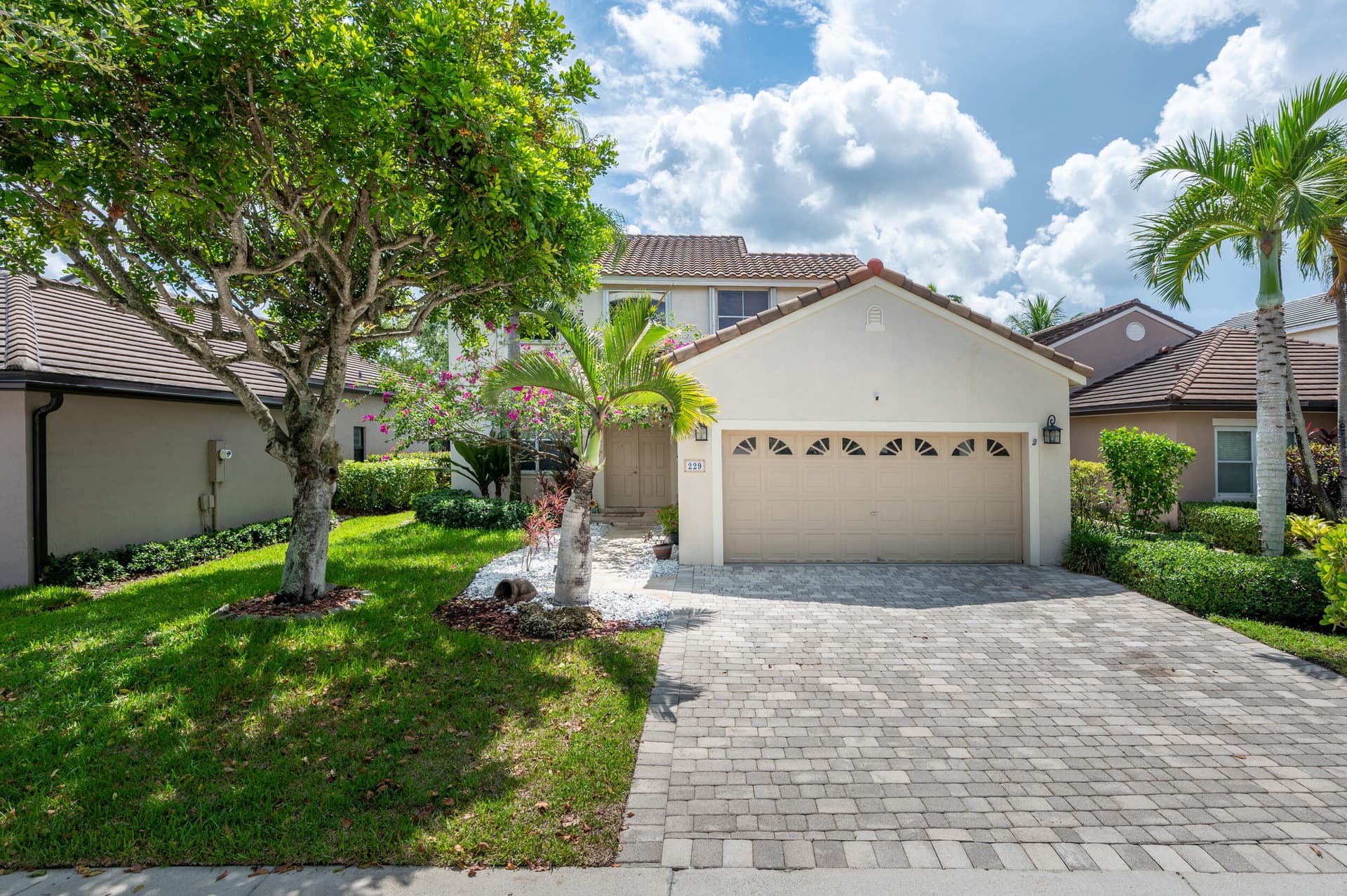 229 E Bayridge Drive, Weston, FL 33326 in Weston - property photo 3