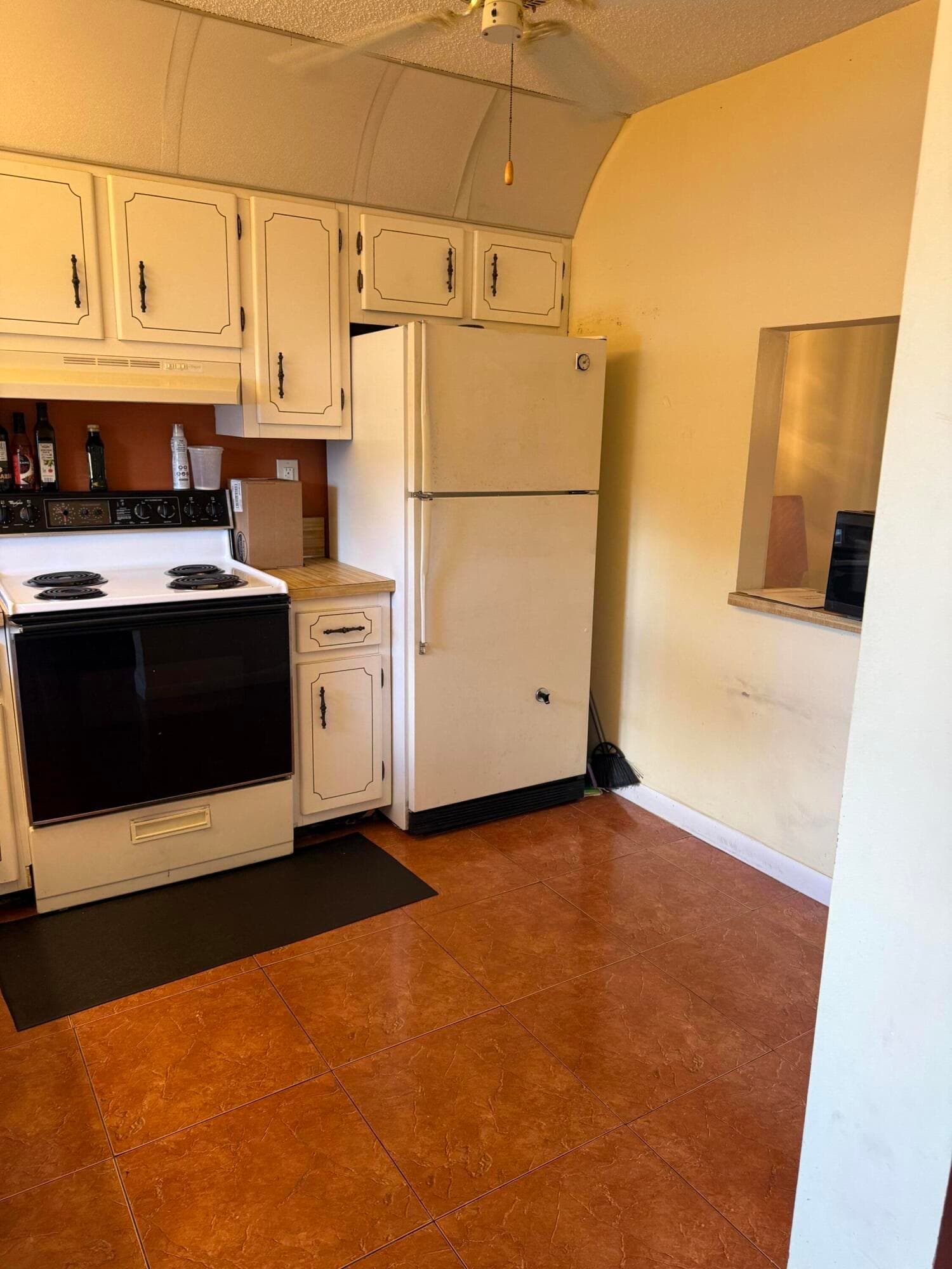 9440 SW 8th Street 110, Boca Raton, FL 33428 in Boca Raton - property photo 4