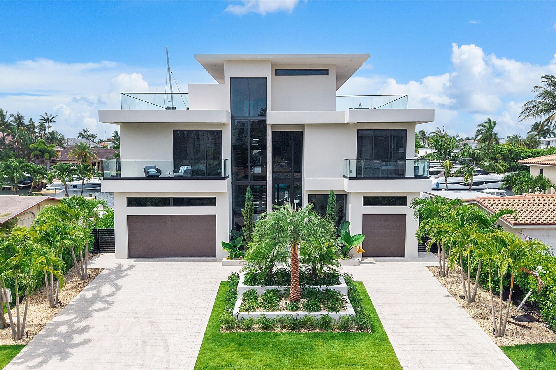 1607 SE 14th Street in Fort Lauderdale / LAUDERDALE HARBORS SECTION
