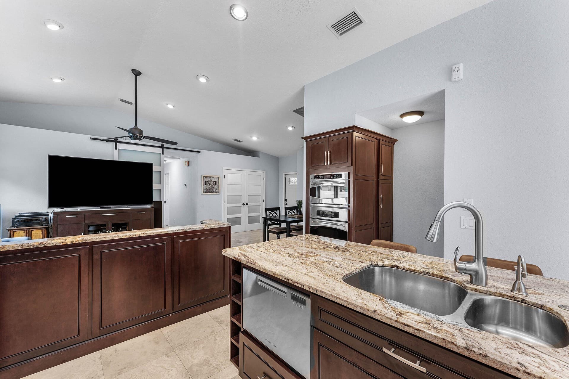 7076 Middlebury Drive, Boynton Beach, FL 33436 in Boynton Beach - property photo 8