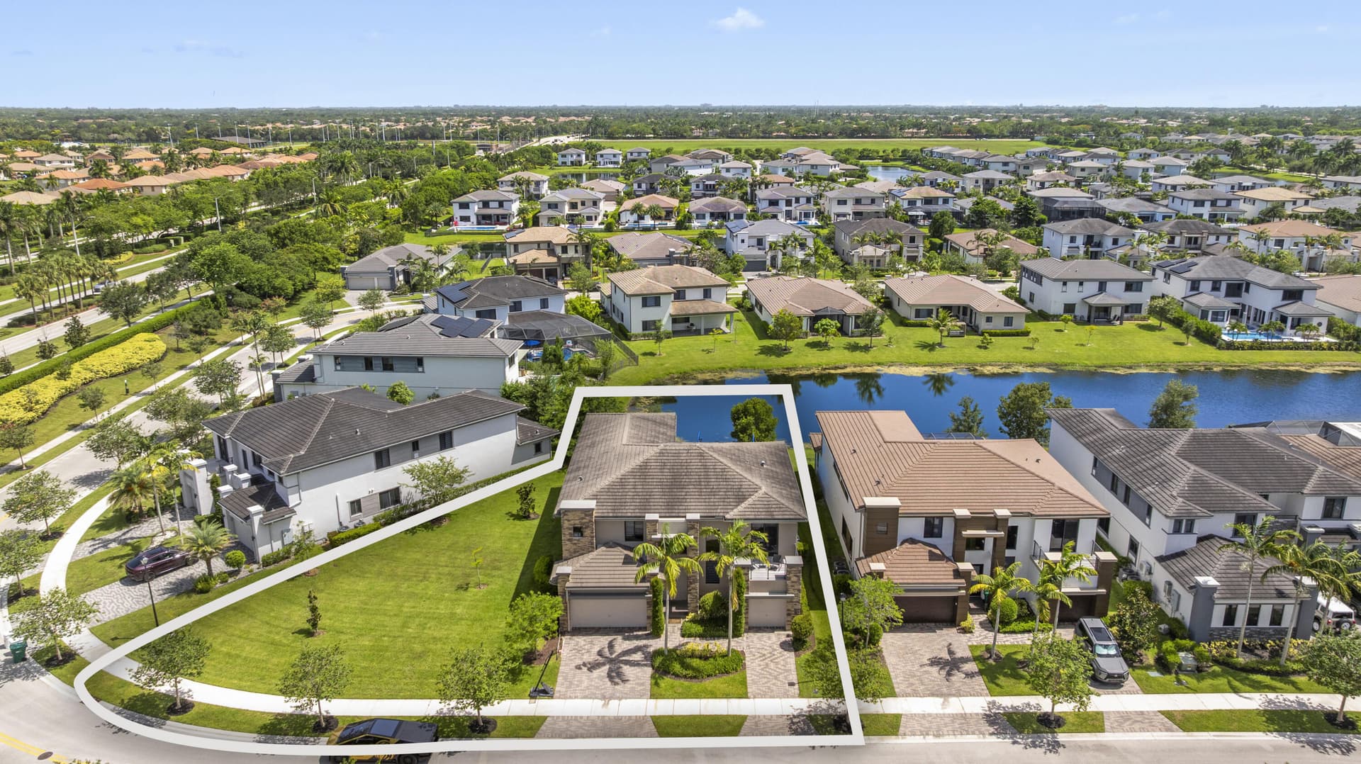 10432 N Lago Vista Circle, Parkland, FL 33076 in Parkland - property photo 2